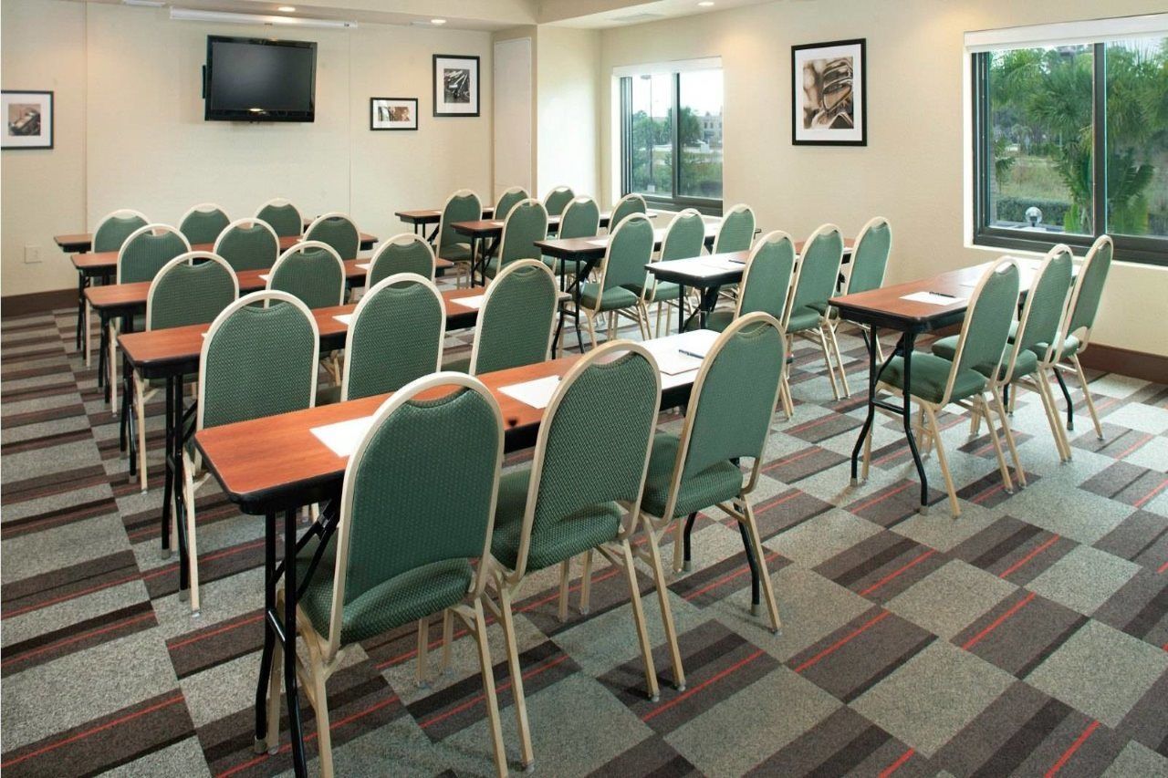 Four Points By Sheraton Fort Myers Airport Exterior photo