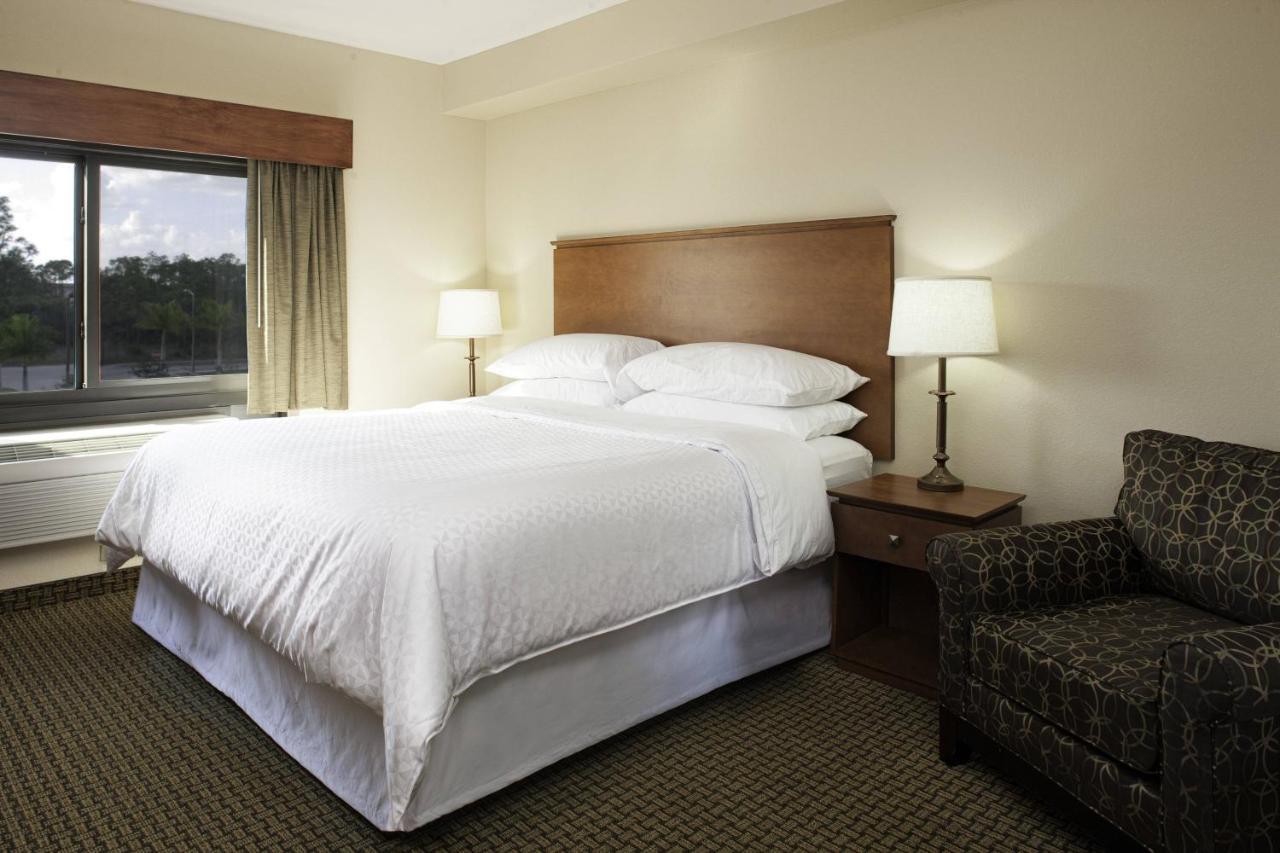 Four Points By Sheraton Fort Myers Airport Exterior photo